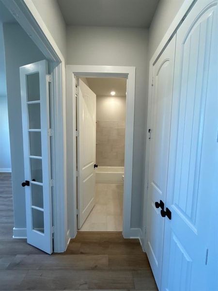 Spacious, unfurnished interior of a new home in Creekview Addition, Van Alstyne (Image 10).