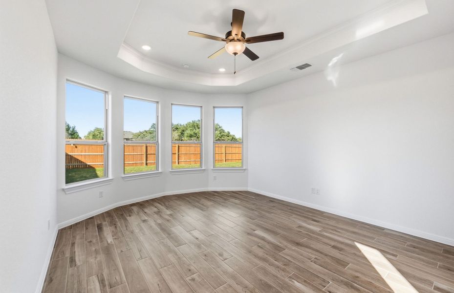 Spacious, unfurnished interior of a new home in Saddleback at Santa Rita Ranch, Liberty Hill (Image 57).