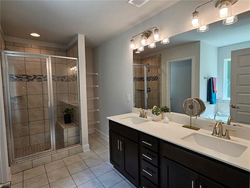 Furnished interior view inside a new home in Windmill Park, Carrollton (Image 5).