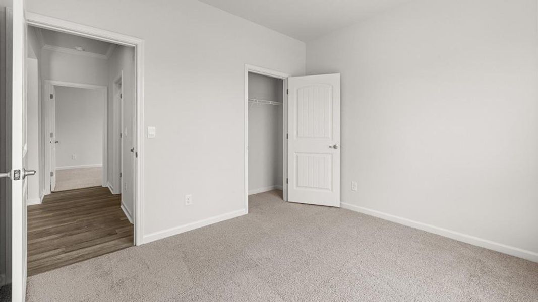 Spacious, unfurnished interior of a new home in Oaks at Cedar Grove, Fairburn (Image 17).