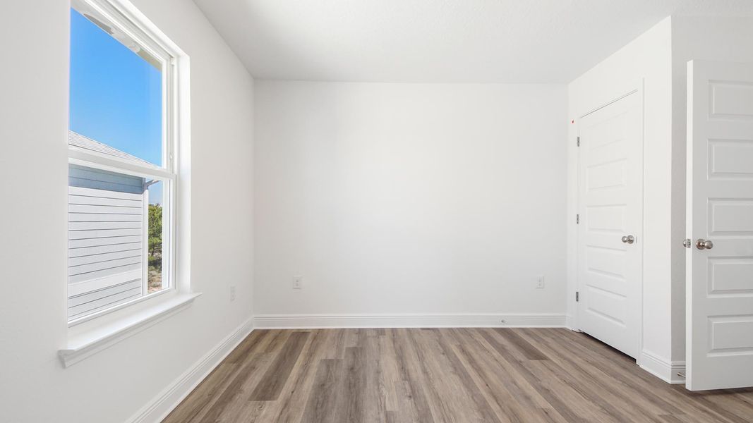 Spacious, unfurnished interior of a new home in Sanctuary Beach, Panama City Beach (Image 30).