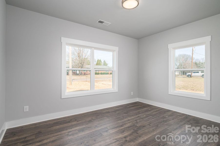 Spacious, unfurnished interior of a new home in , Shelby (Image 24).