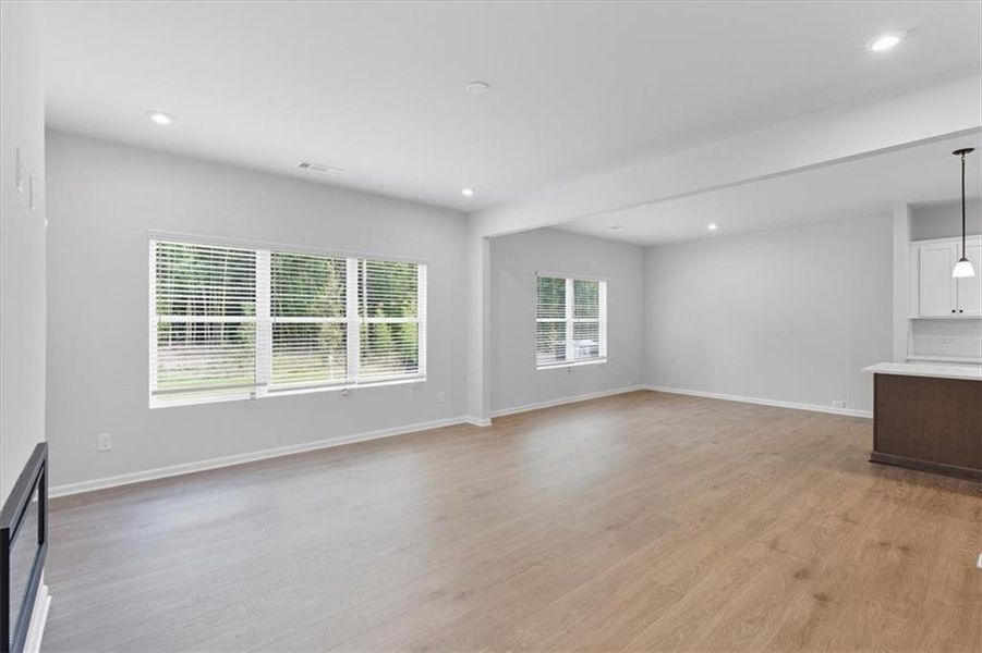 Spacious, unfurnished interior of a new home in Meadow Pines, Dallas (Image 11).