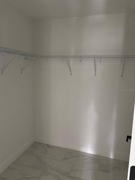 Spacious, unfurnished interior of a new home in , Citrus Springs (Image 31).