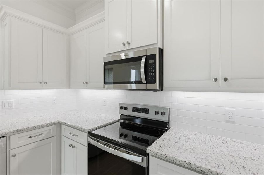 Furnished interior view inside a new home in , Tolar (Image 6).