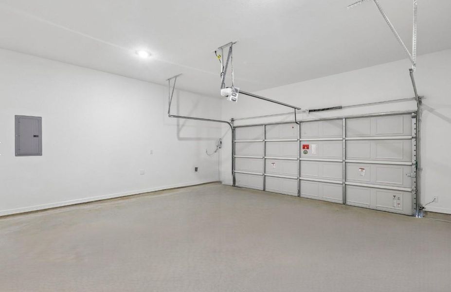 Spacious, unfurnished interior of a new home in The Grand Prairie 60', Hockley (Image 10).