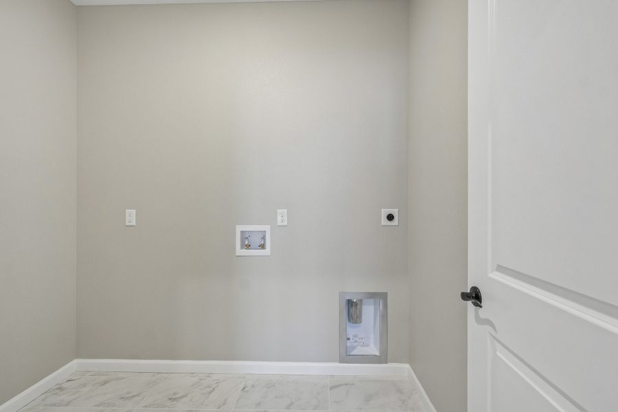Spacious, unfurnished interior of a new home in The Aurora Highlands, Aurora (Image 16). Spacious, unfurnished interior of a new home in The Aurora Highlands, Aurora (Image 16).
