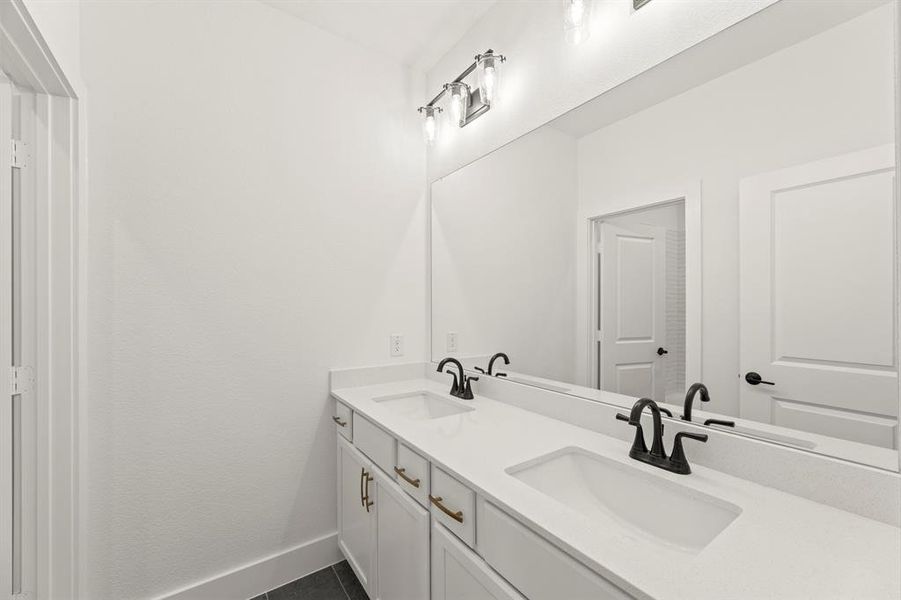 21. 612 Corner Post - 3RD Bath