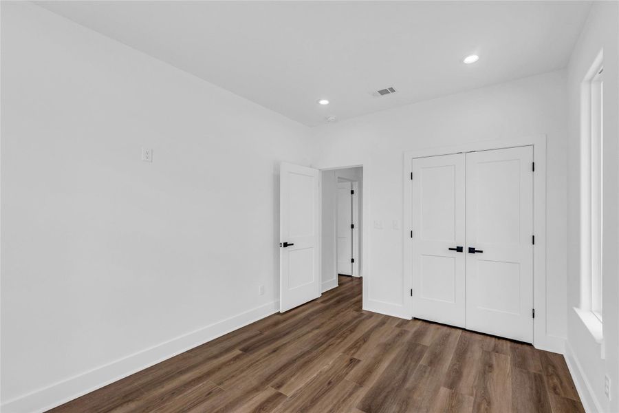 Spacious, unfurnished interior of a new home in , Brookeland (Image 22).