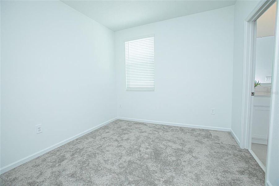Spacious, unfurnished interior of a new home in Tohoqua, Kissimmee (Image 16).