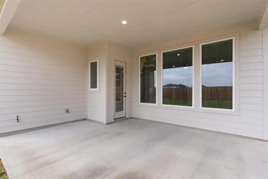 REPRESENTATIVE OF FLOOR PLAN ONLY REPRESENTATIVE OF FLOOR PLAN ONLY