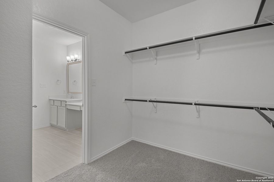 Spacious, unfurnished interior of a new home in Stillwater Ranch, San Antonio (Image 13).