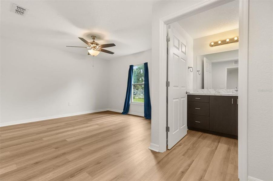 Spacious, unfurnished interior of a new home in , Bartow (Image 15).