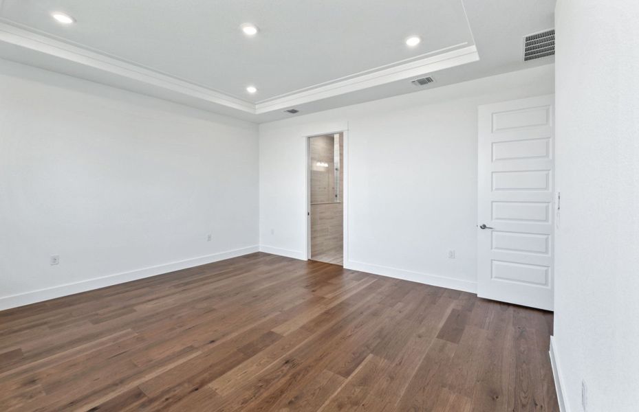 Spacious, unfurnished interior of a new home in Sun City Texas, Georgetown (Image 23).