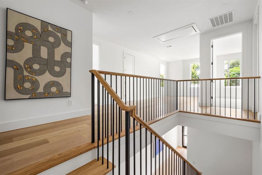 Spacious, unfurnished interior of a new home in , Dallas (Image 18).