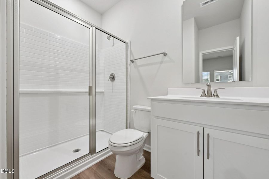 19-web-or-mls-Raleigh - Oak Manor - 548