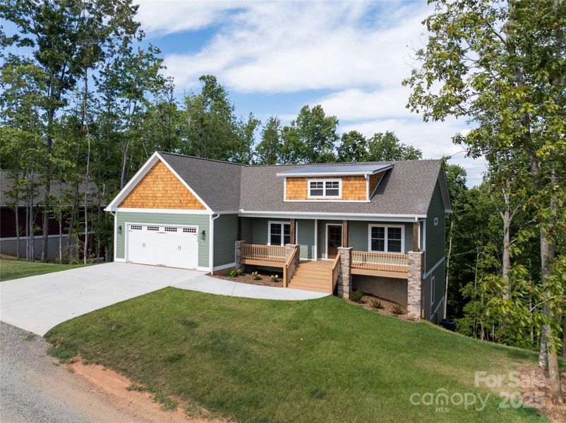 Image 40 of a home in .