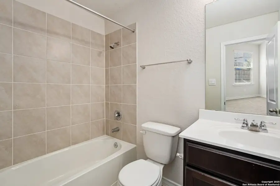 Furnished interior view inside a new home in Laurel Vistas, San Antonio (Image 11).