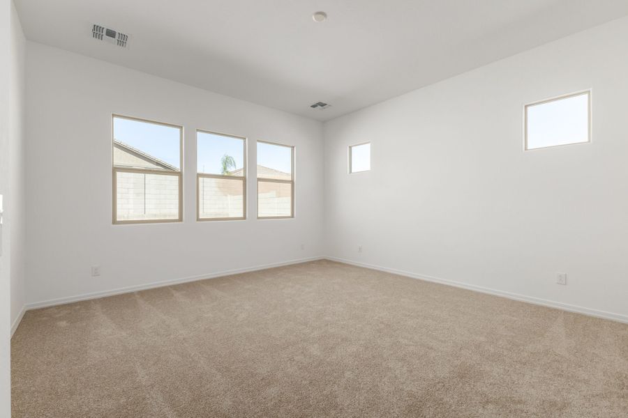 Spacious, unfurnished interior of a new home in Las Ventanas - RV Collection, Goodyear (Image 12).