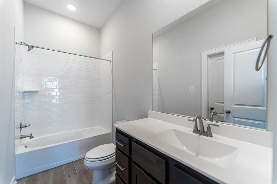 Furnished interior view inside a new home in Westwood, League City (Image 5). Furnished interior view inside a new home in Westwood, League City (Image 5).