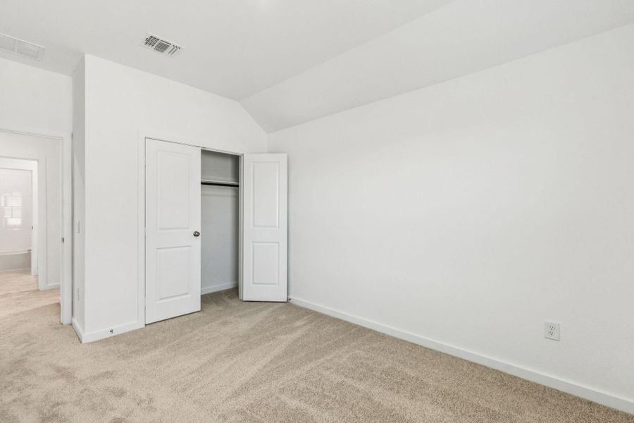 Spacious, unfurnished interior of a new home in Windcress, Baytown (Image 33).