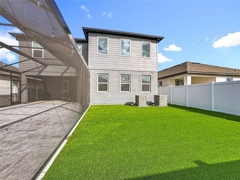 Exterior details and patio area of a home in Sunbrooke, St. Cloud (Image 32).