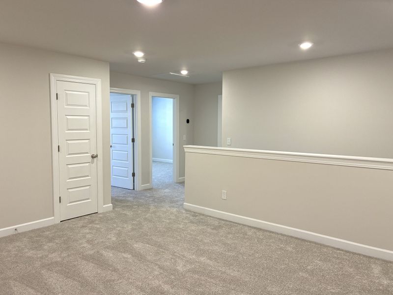 Spacious, unfurnished interior of a new home in Holly Ridge, Greenville (Image 17). Spacious, unfurnished interior of a new home in Holly Ridge, Greenville (Image 17).
