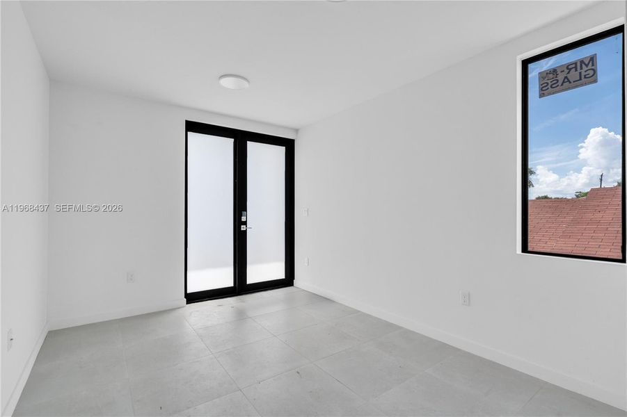 Spacious, unfurnished interior of a new home in , Miami (Image 19).