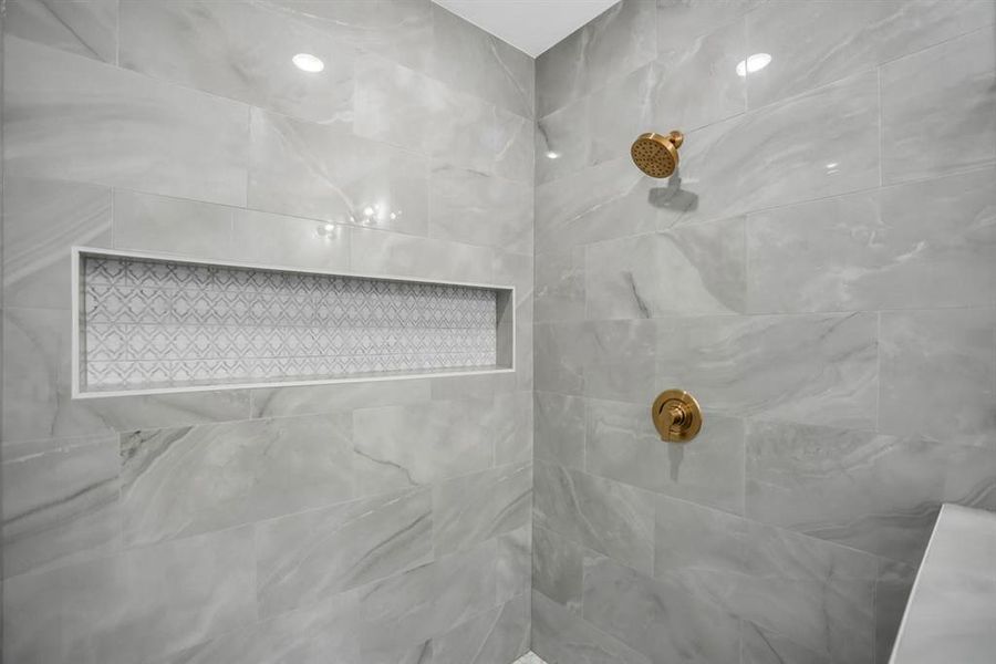 Close-up of interior finishes inside a home in , Gun Barrel City (Image 21).