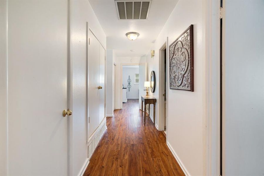 Spacious, unfurnished interior of a new home in , Paris (Image 19).