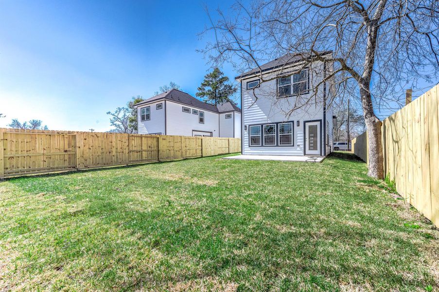 Spacious backyard with plenty of room to enjoy.