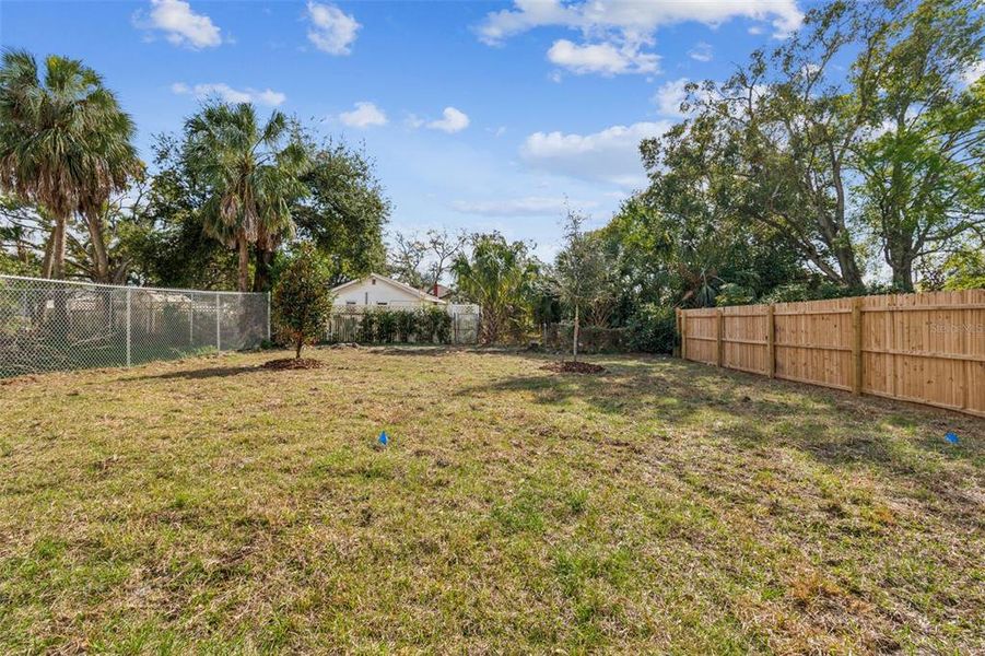 Exterior details and patio area of a home in , Tampa (Image 43).