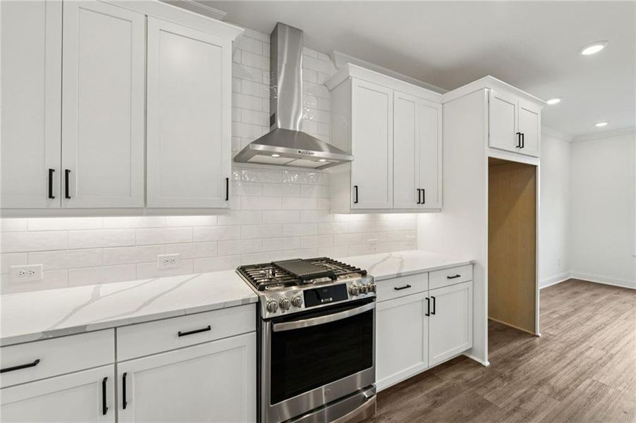 Furnished interior view inside a new home in Millcroft Townhomes, Buford (Image 13). Furnished interior view inside a new home in Millcroft Townhomes, Buford (Image 13).