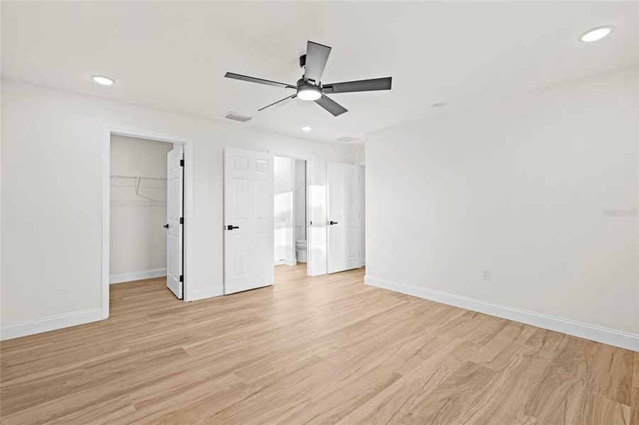 Spacious, unfurnished interior of a new home in , Okeechobee (Image 27).
