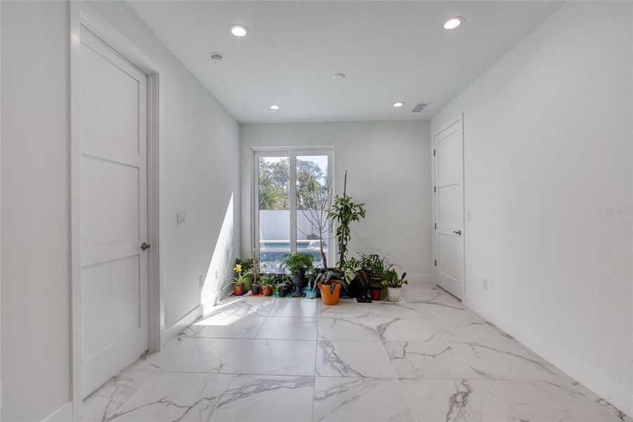 Spacious, unfurnished interior of a new home in , Daytona Beach (Image 73).