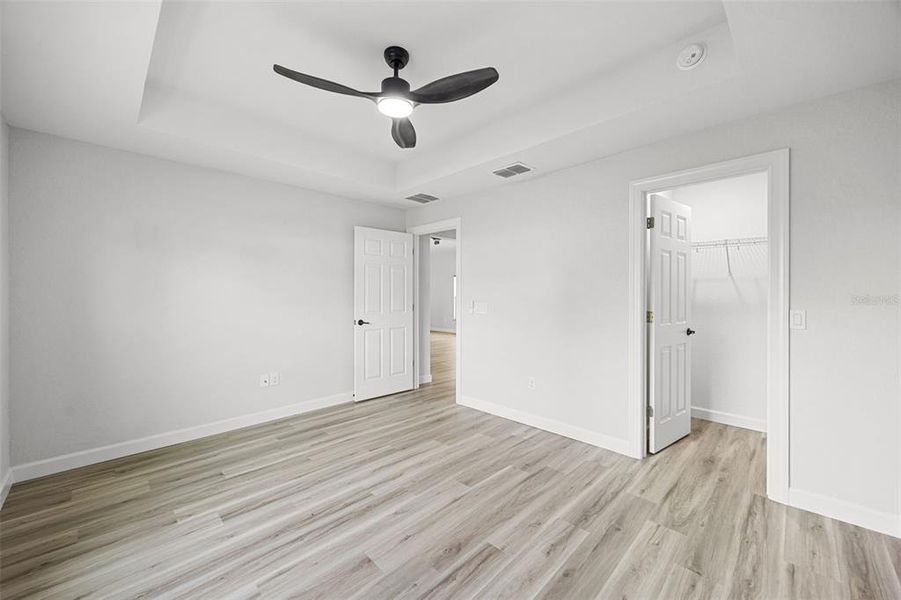 Spacious, unfurnished interior of a new home in , Bushnell (Image 28).
