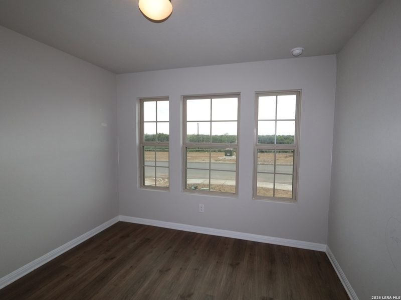 Spacious, unfurnished interior of a new home in Mesquite Ridge, San Antonio (Image 15).
