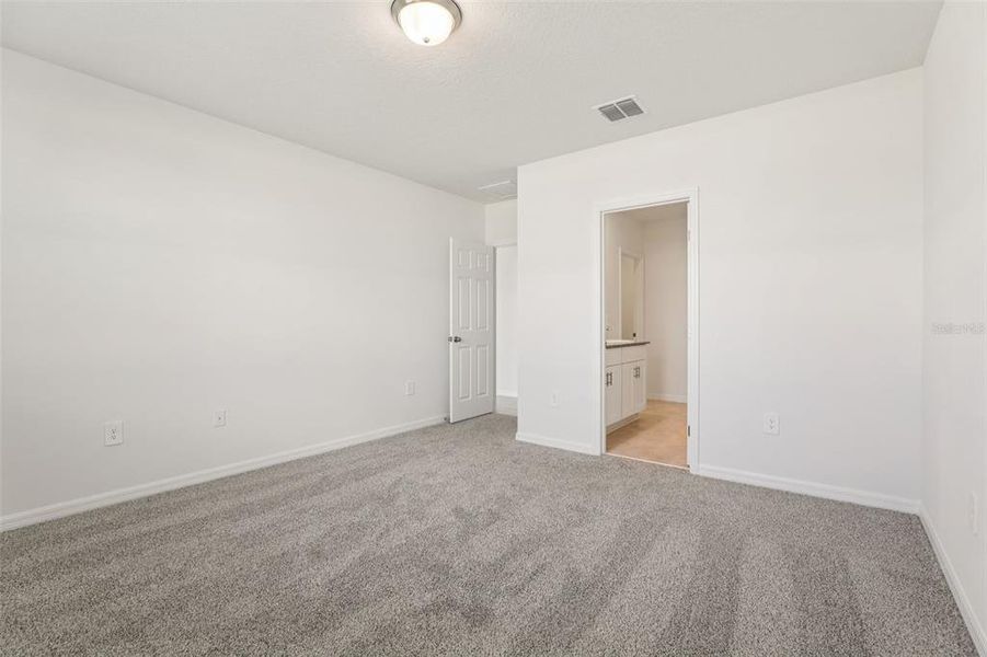 Spacious, unfurnished interior of a new home in Lawson Dunes - Signature Series, Haines City (Image 30).