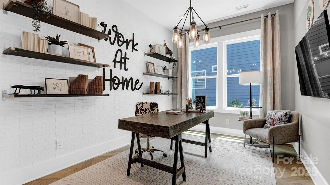 Model photo used for reference