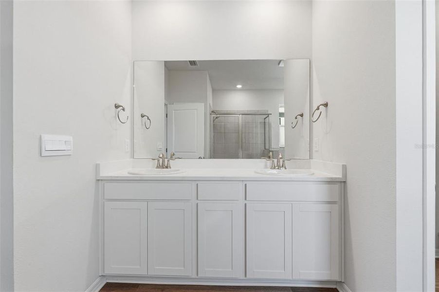 Furnished interior view inside a new home in Silverstone North, Palmetto (Image 31).