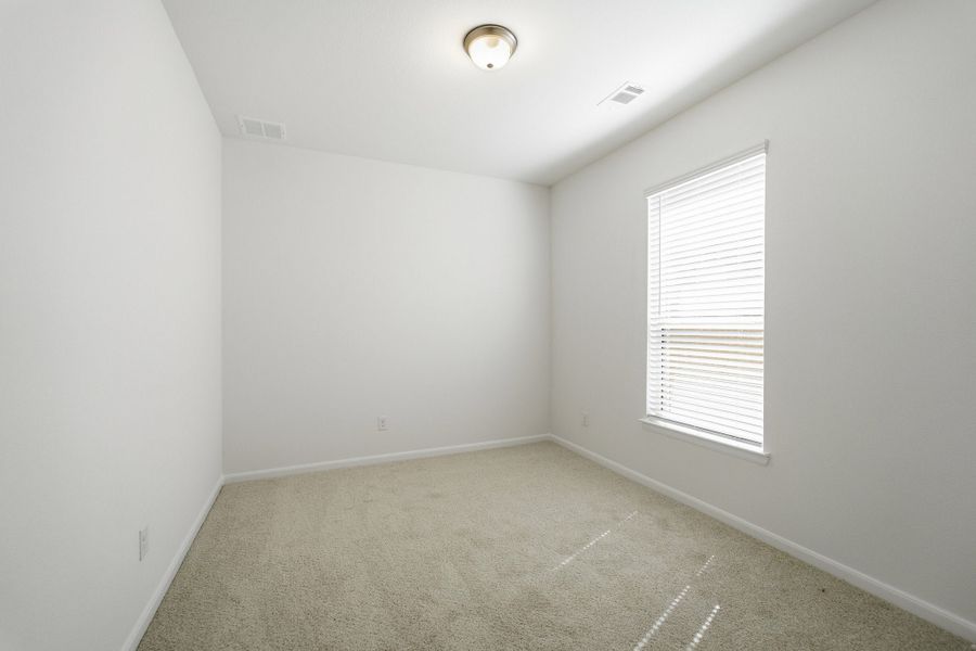 Spacious, unfurnished interior of a new home in Westridge, McKinney (Image 58).