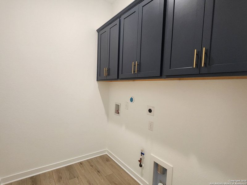 Spacious, unfurnished interior of a new home in Arcadia Ridge, San Antonio (Image 14). Spacious, unfurnished interior of a new home in Arcadia Ridge, San Antonio (Image 14).