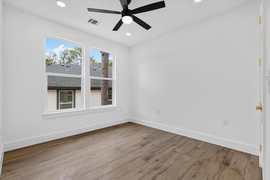 Spacious, unfurnished interior of a new home in , Bastrop (Image 23).