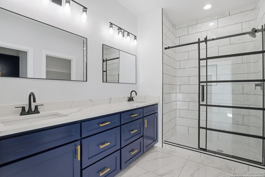 Furnished interior view inside a new home in , Atascosa (Image 11).