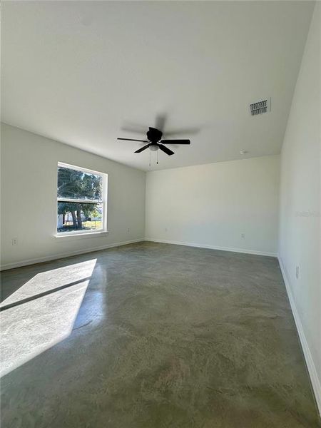 Spacious, unfurnished interior of a new home in , Auburndale (Image 5).