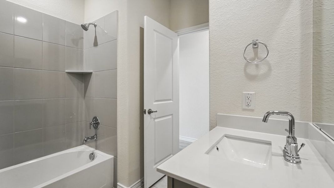 Furnished interior view inside a new home in Lakewood Trails, Forney (Image 10). Furnished interior view inside a new home in Lakewood Trails, Forney (Image 10).