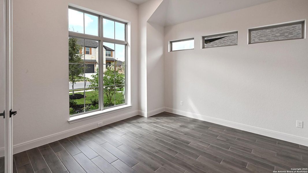 Spacious, unfurnished interior of a new home in Legacy At Lake Dunlap 50', New Braunfels (Image 19). Spacious, unfurnished interior of a new home in Legacy At Lake Dunlap 50', New Braunfels (Image 19).