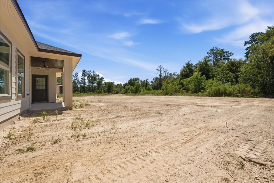 Exterior details and patio area of a home in , Huffman (Image 22).
