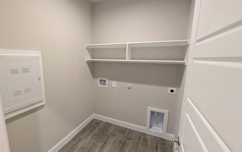 Spacious, unfurnished interior of a new home in Bella Vista, Granbury (Image 19). Spacious, unfurnished interior of a new home in Bella Vista, Granbury (Image 19).