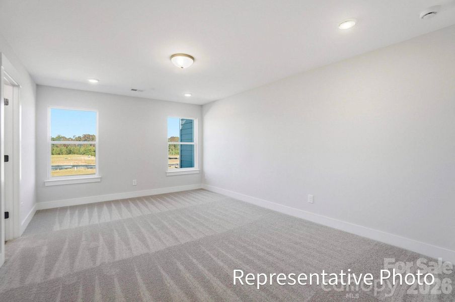 Spacious, unfurnished interior of a new home in Harrisburg Village, Harrisburg (Image 17).